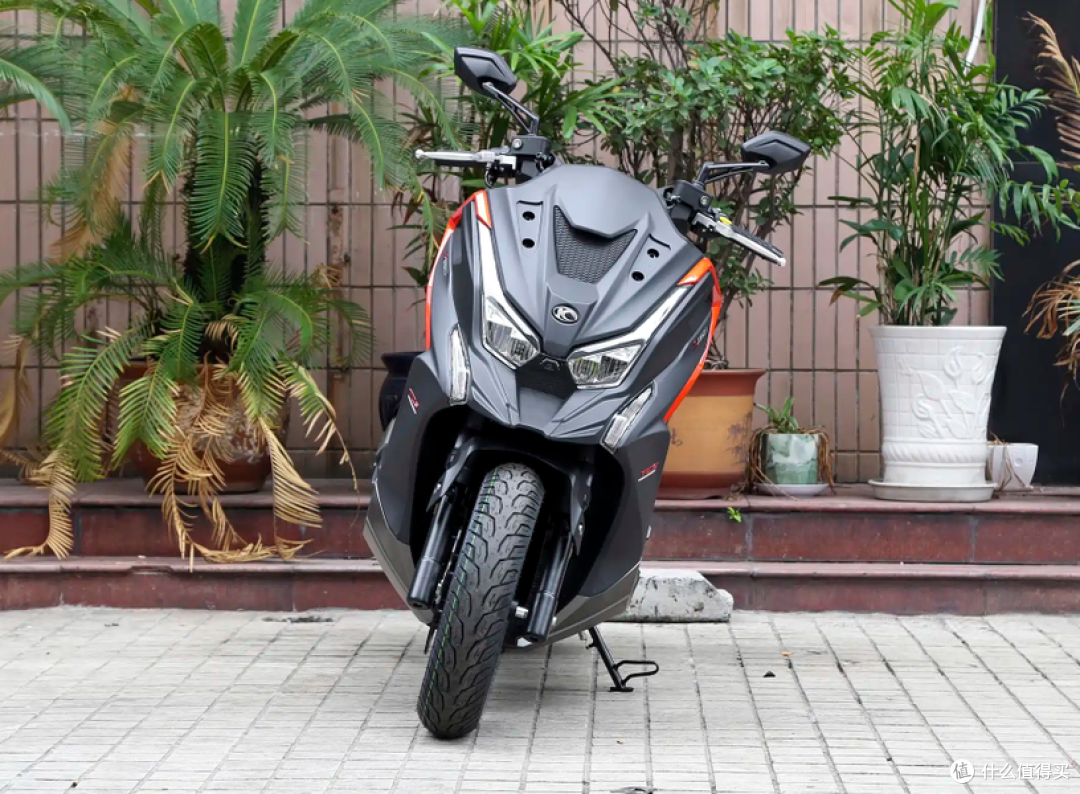 差价一万五怎么选？光阳赛艇S350直面本田ADV350的市场博弈