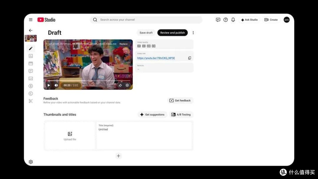 YouTube Studio 里的“问问 Studio”创作反馈功能，创作拿不准时可以问问AI的建议