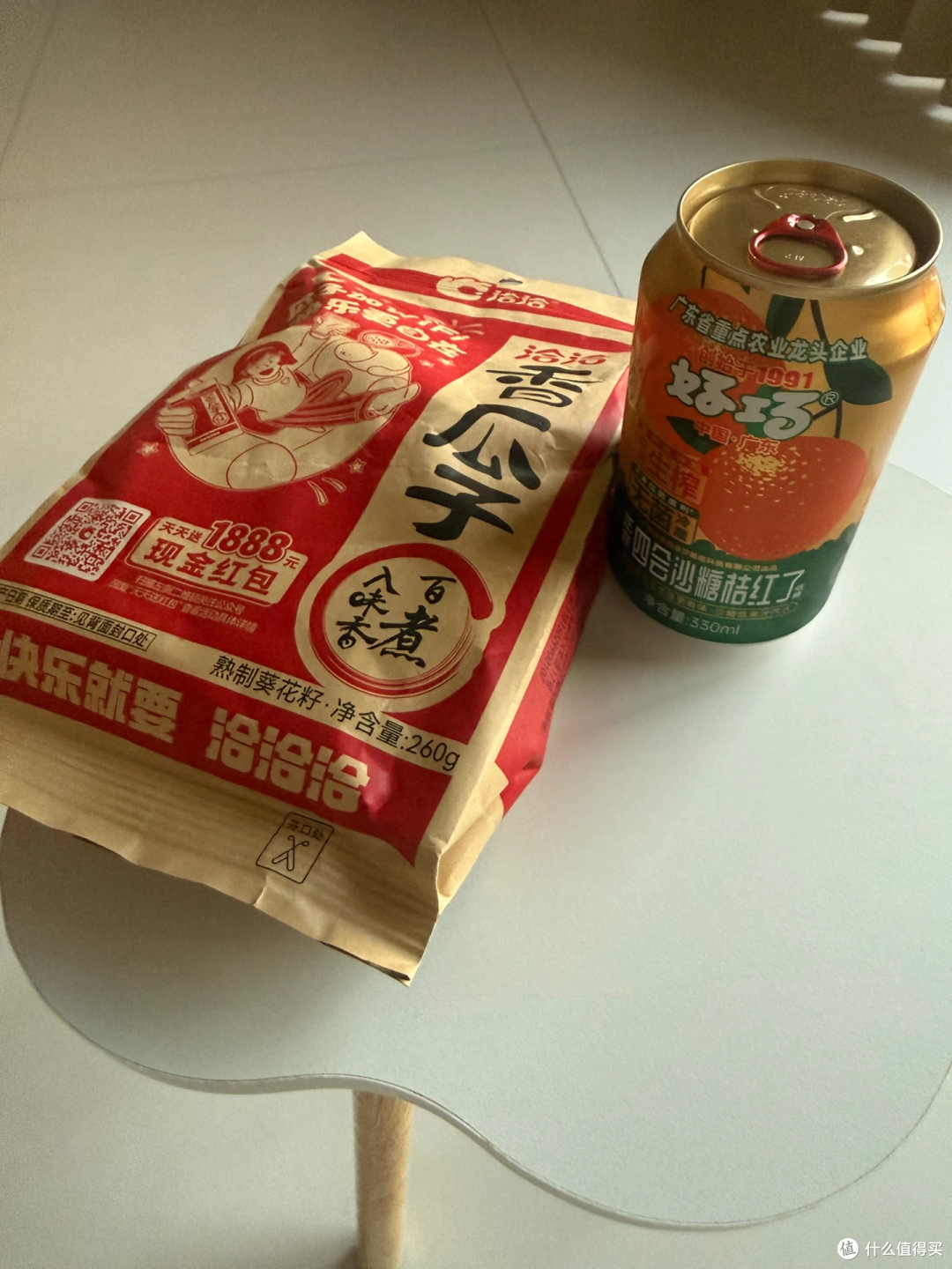 大眼橙吊装 + 100寸幕布:没去电影院,把客厅改成了我的私人影院
