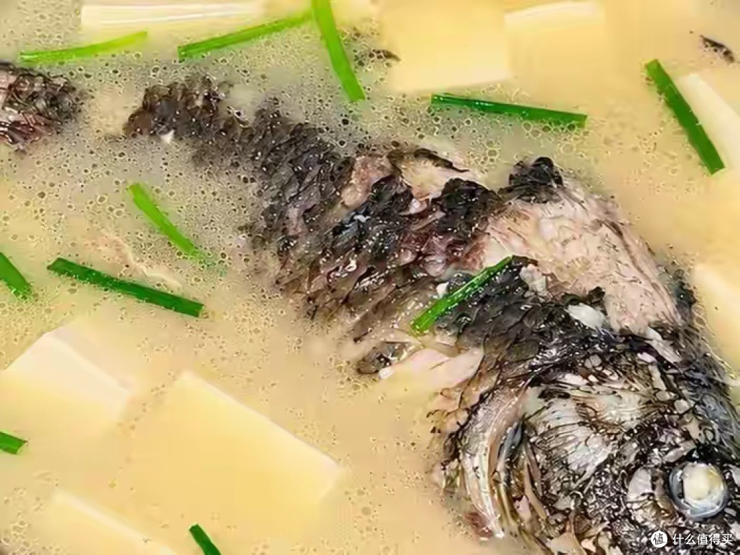 如何制作奶白鲜美的鲫鱼汤