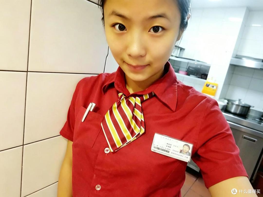 锣鼓队里领鼓的女孩，30岁带一群比她年长的男销售