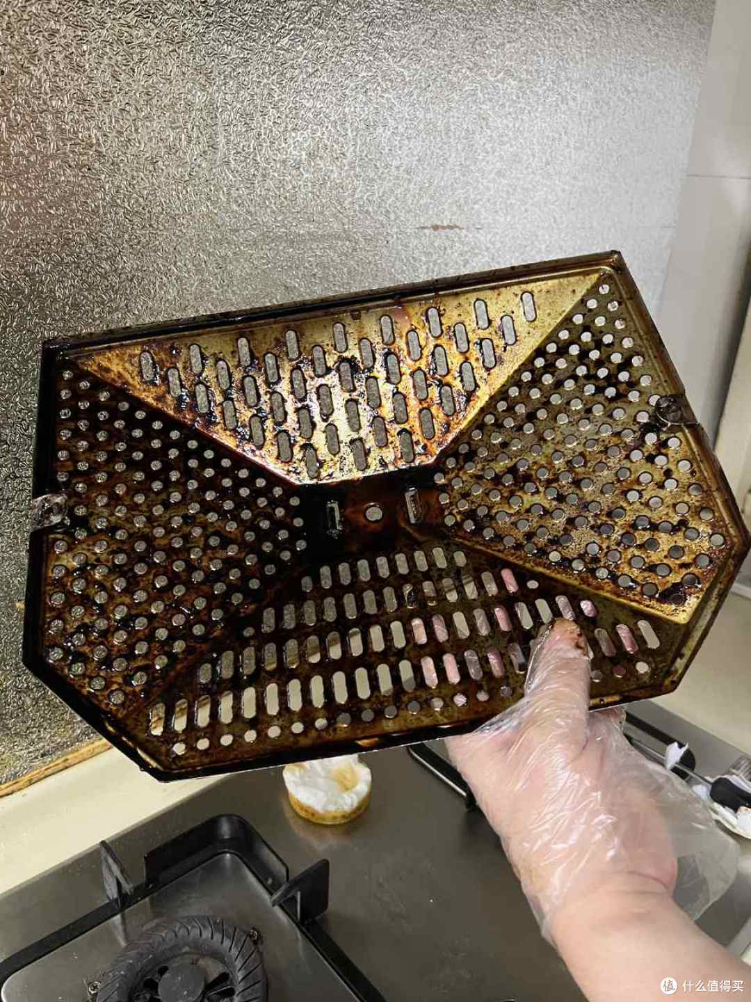 油烟机最难擦的3处,铝箔纸保鲜膜加厨房纸,先堵上