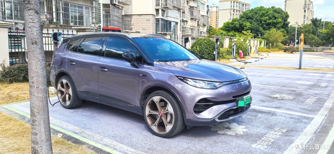 忍了几年原厂"马赛克",终于动手给爱车换了双4K记录仪-70迈E800