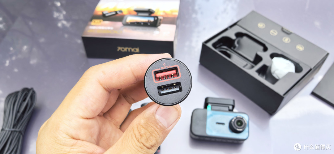 忍了几年原厂"马赛克",终于动手给爱车换了双4K记录仪-70迈E800