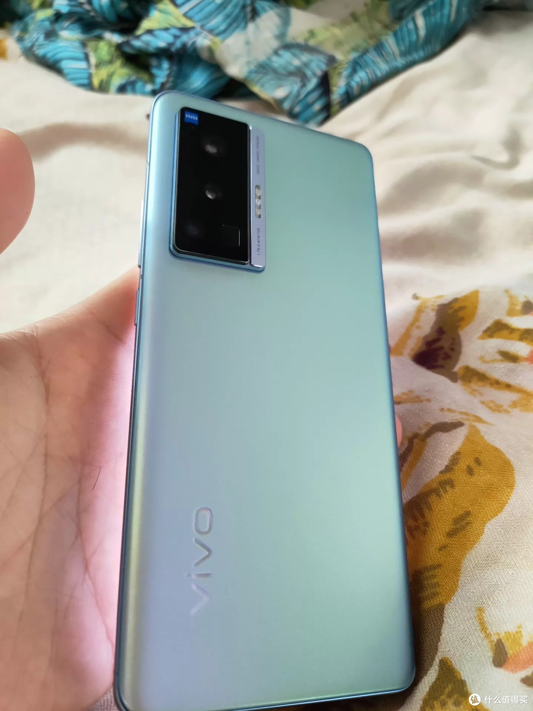 999元的几乎全新港版vivo X70 Pro，先问它从哪来