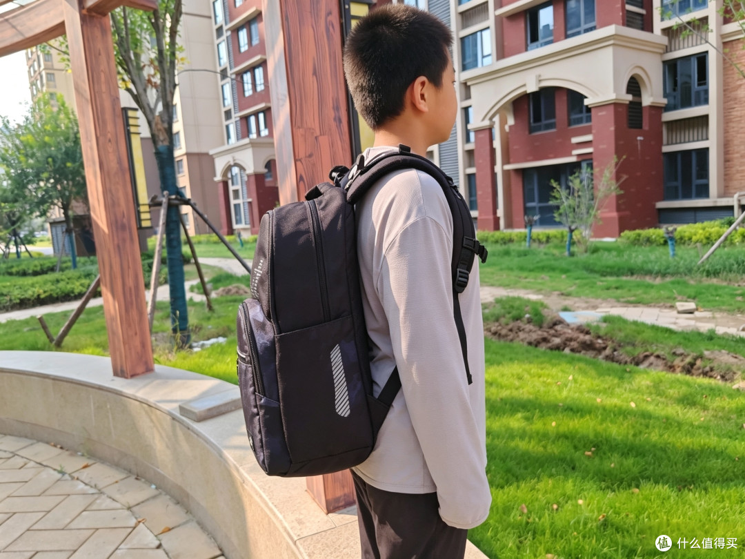 小升初换书包|GMT for Kids -Flow系列兼顾收纳与护脊,背着舒适,用着省心。