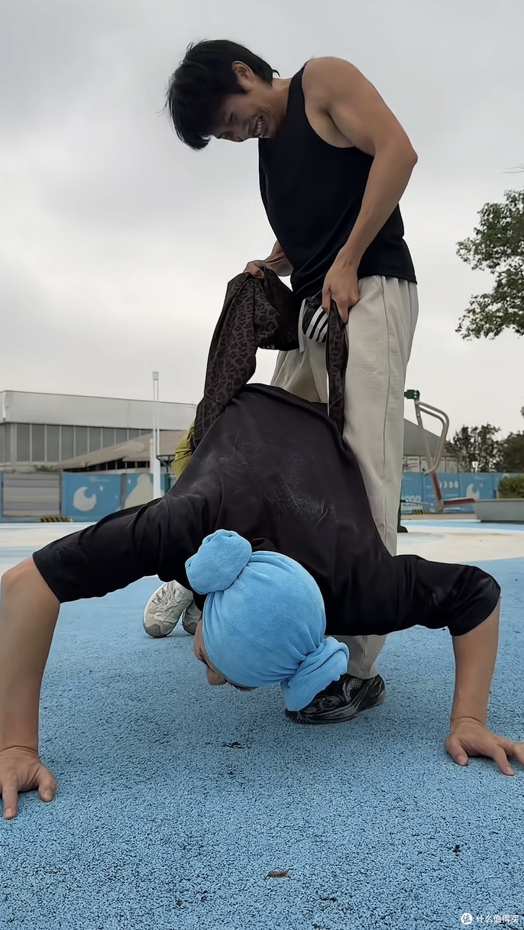 花小龙带小沈阳自律一天,没事别给花小龙留言