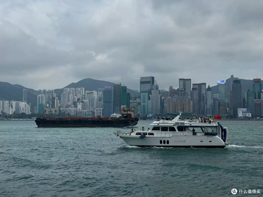 国庆中秋双城记:维港逐灯,澳门追月