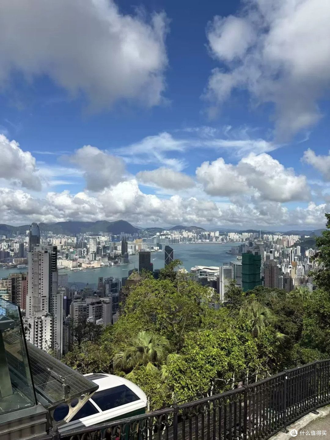 月满维港烟花起,双节漫步港澳醉夜色