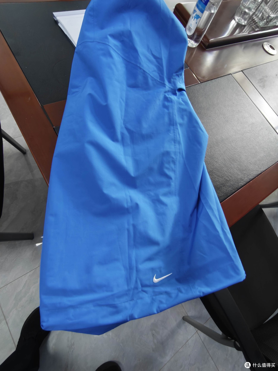 为了神仙颜值,我能忍受“雨衣”Nike ACG面料吗?