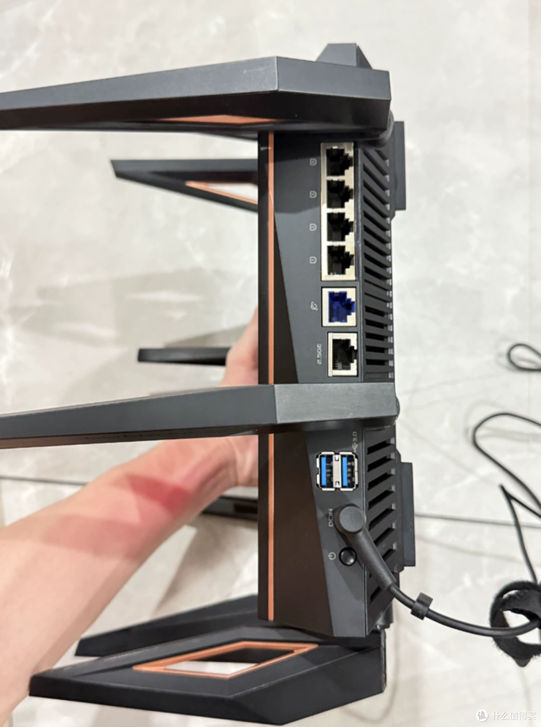 二手鱼塘惊现电竞级华硕ROG路由器！三频万兆+2.5G口仅600元？