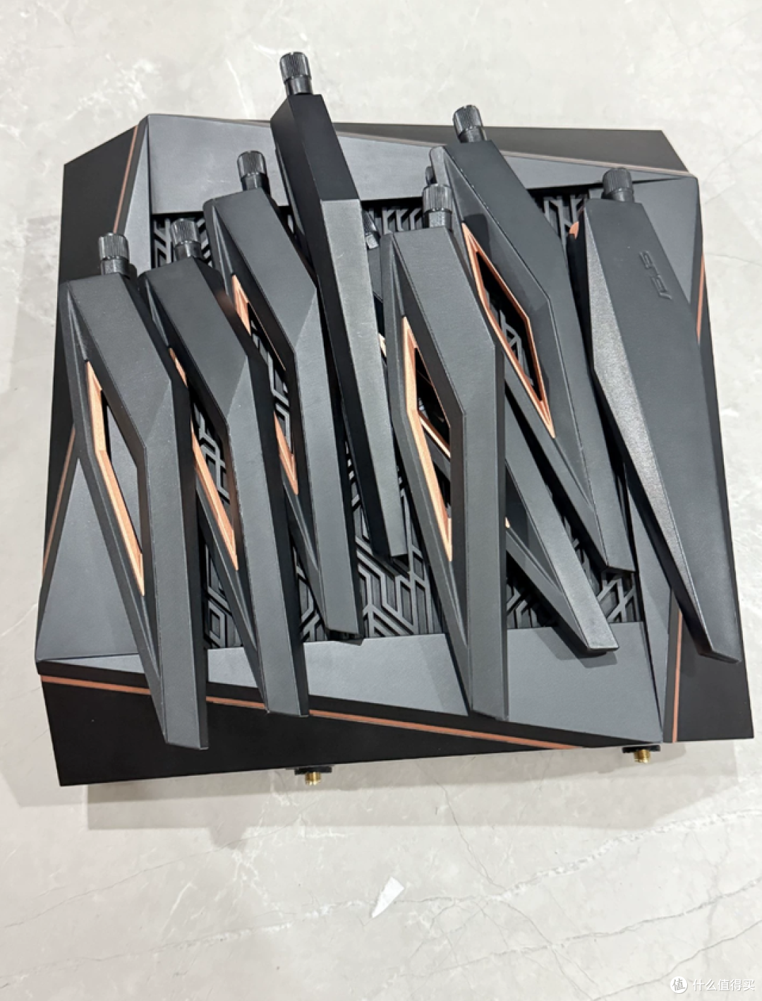 二手鱼塘惊现电竞级华硕ROG路由器！三频万兆+2.5G口仅600元？