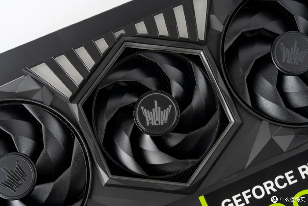 追风者视界之窗像素版+华硕STRIX X870E-E NEO+影驰5080黑魂X装机