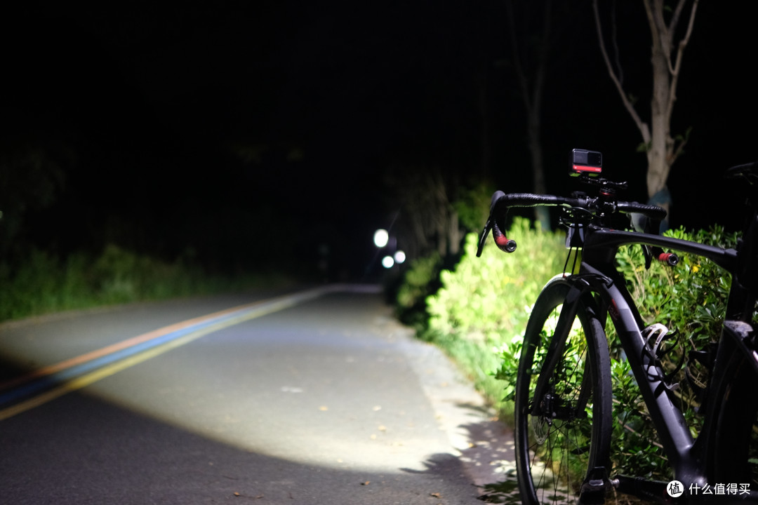 多款自行车灯实测横评,夜骑车灯怎么选看这篇
