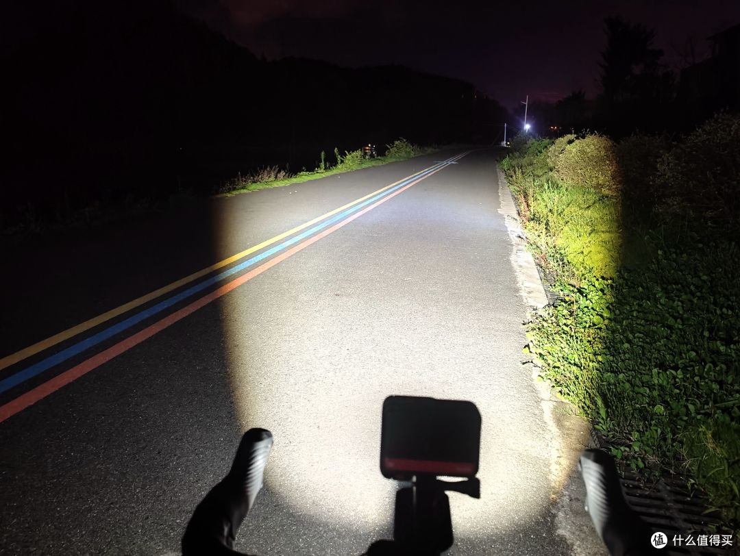 多款自行车灯实测横评,夜骑车灯怎么选看这篇