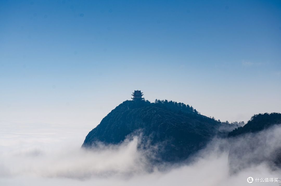 峨眉山:山脚551米到山顶3079米,装下中国的植物