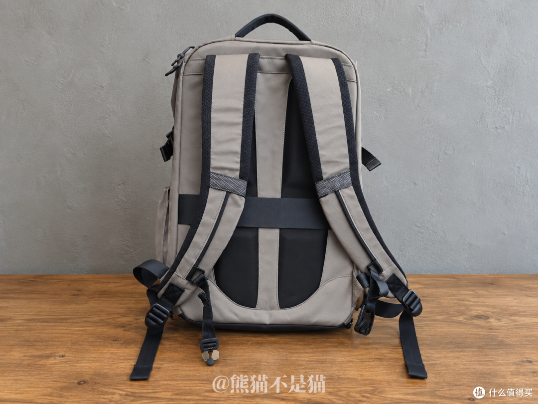 背面设计