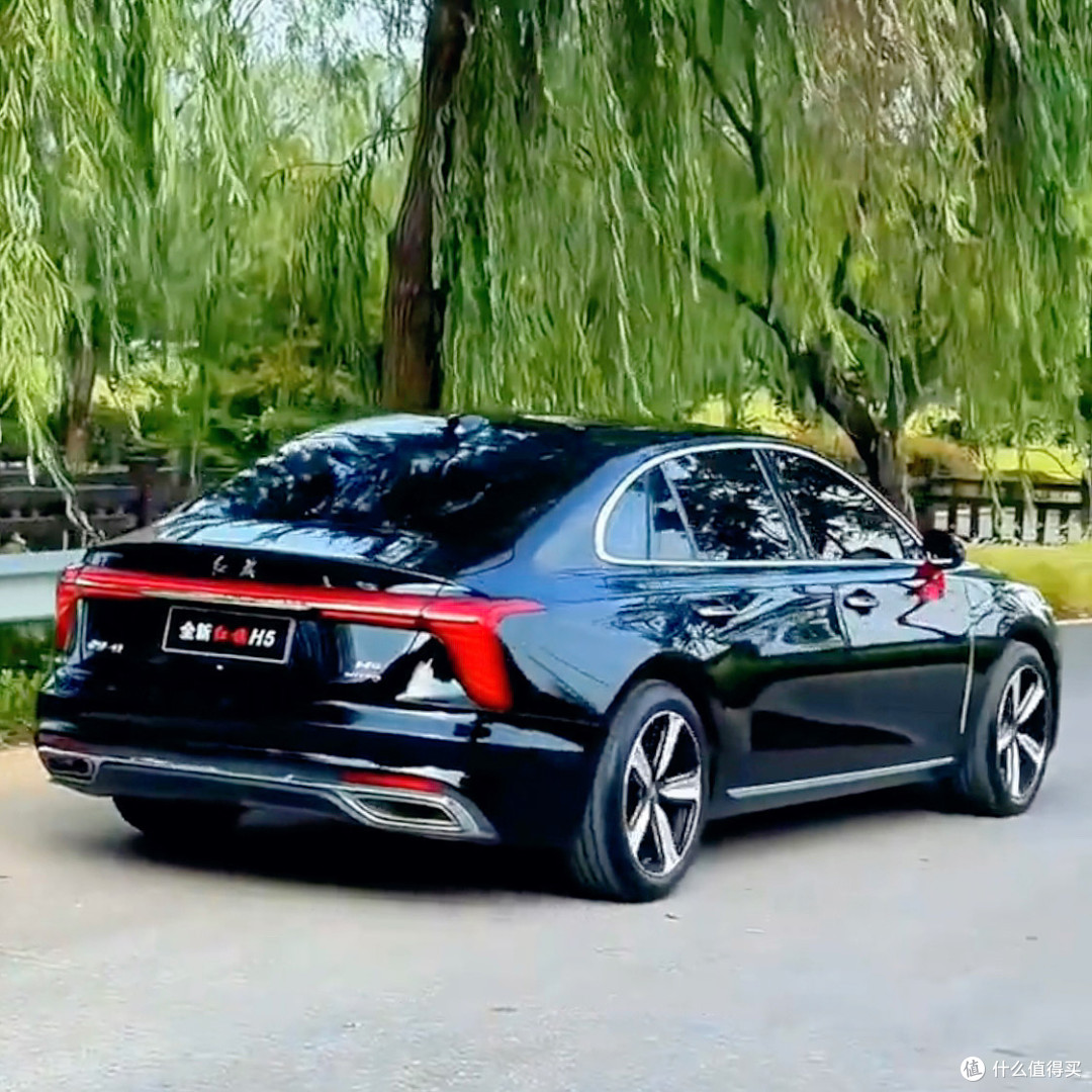 红旗H5杀到10.98万起!15万内B级车 是真香还是坑?