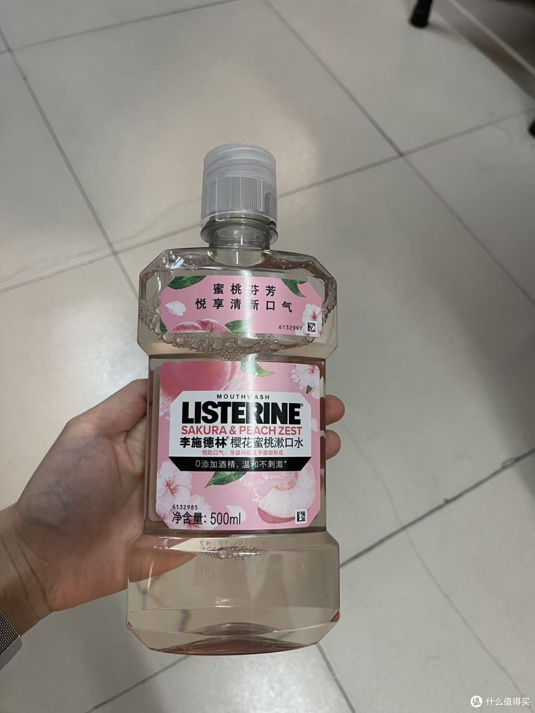 作为漱口水的扛把子，李施德林属于大力出奇迹的，那种刺激感实在受不了，更倾向于这种樱花口味的