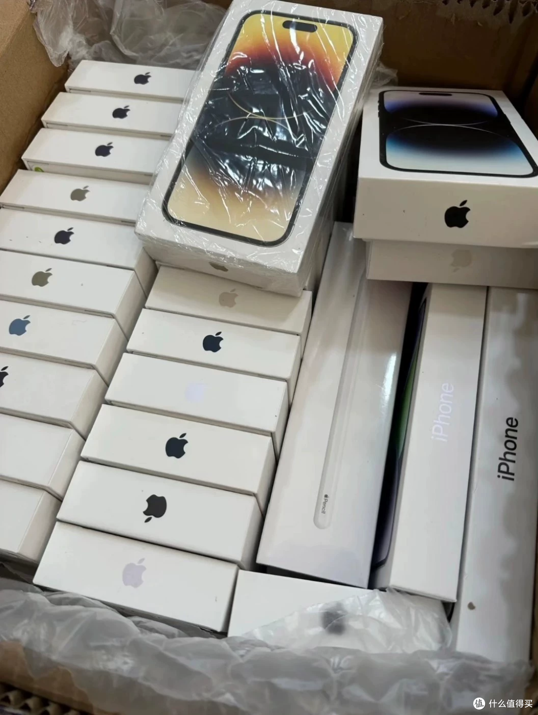 512G全新iPhone 15卖3229元，便宜得反常