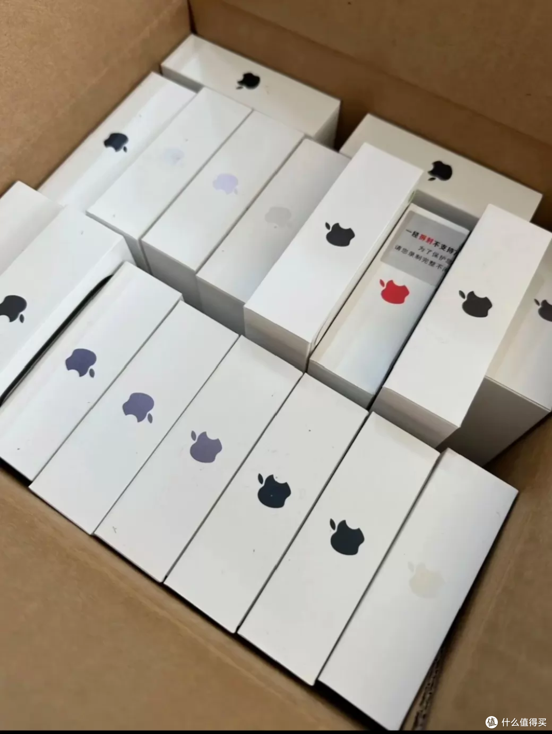 512G全新iPhone 15卖3229元，便宜得反常