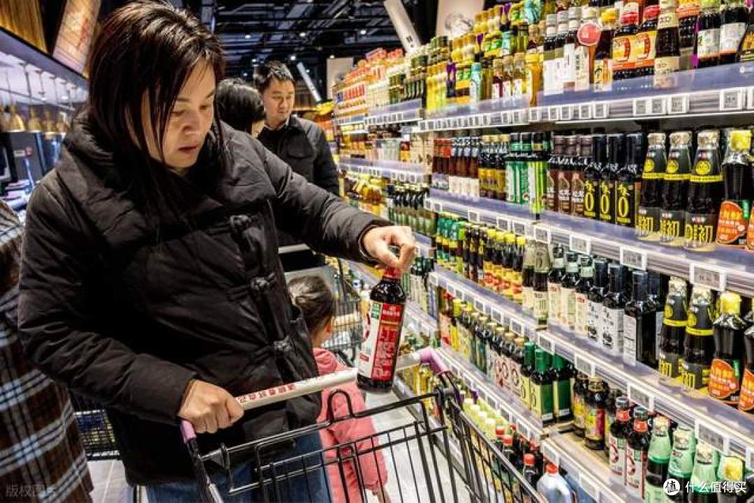 打破幻想！胖东来并非全员双休，网友：加班给钱，谁不愿意干？