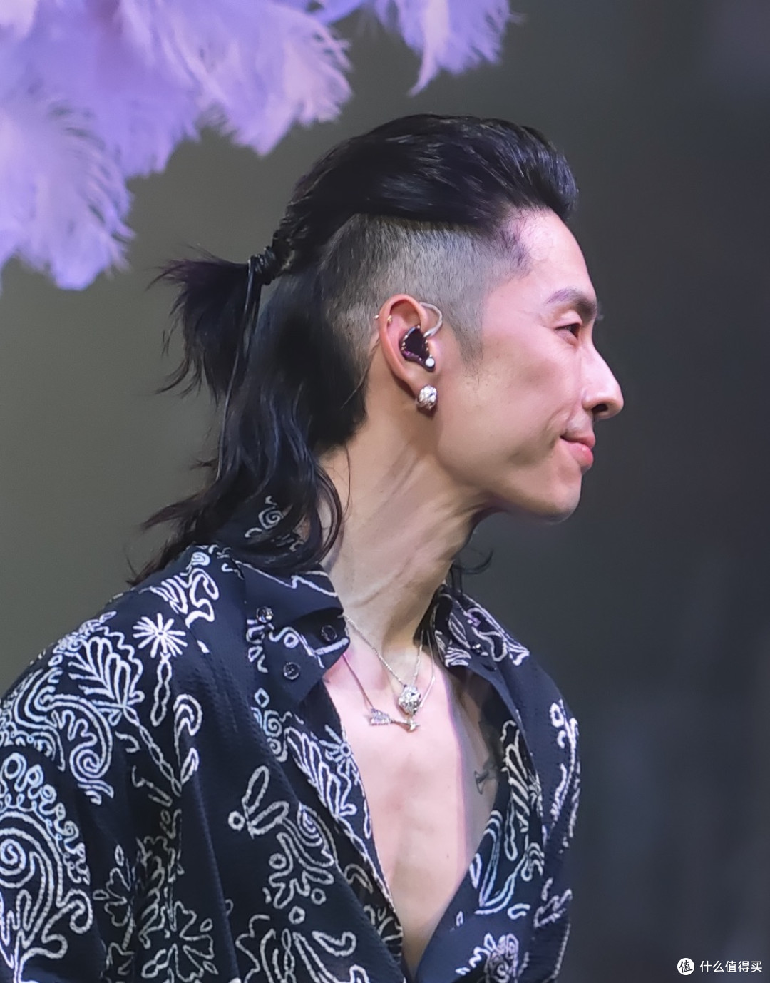 中年男人变油腻,不怪“发福”,都毁在这5种“发型”上