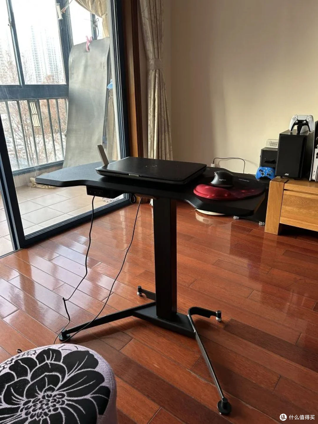 脑洞大开DIY了一套升降桌音箱