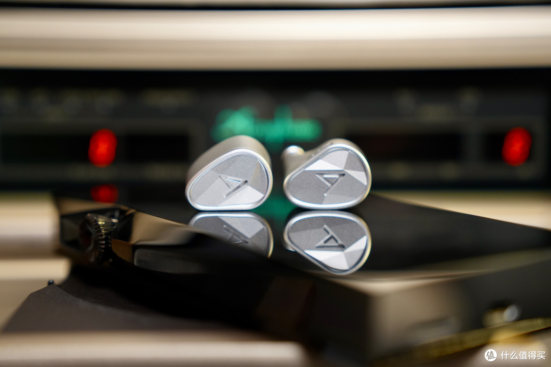 罕见的“非讨好向”旗舰耳机:Astell&Kern CLARUS克鲁斯把玩随笔