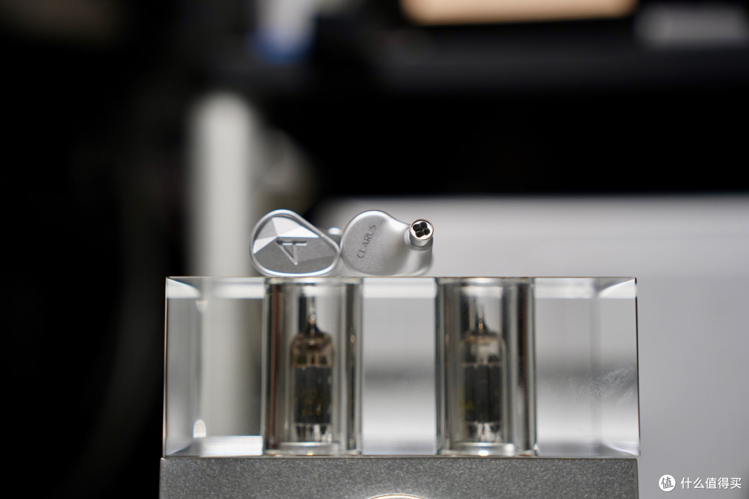 罕见的“非讨好向”旗舰耳机:Astell&Kern CLARUS克鲁斯把玩随笔