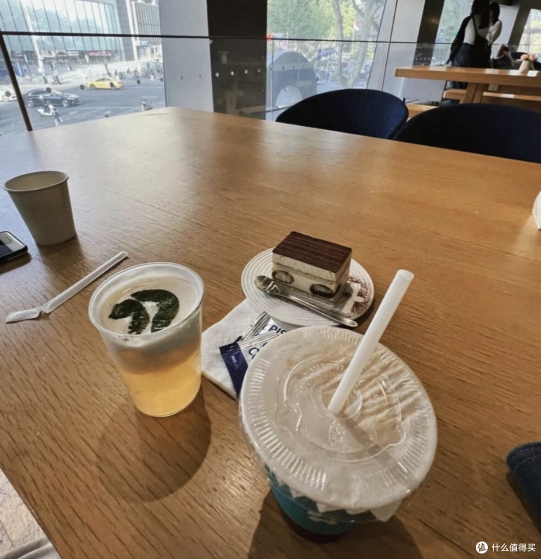 只试驾不买车,现在4S店成了年轻人的免费度假村?