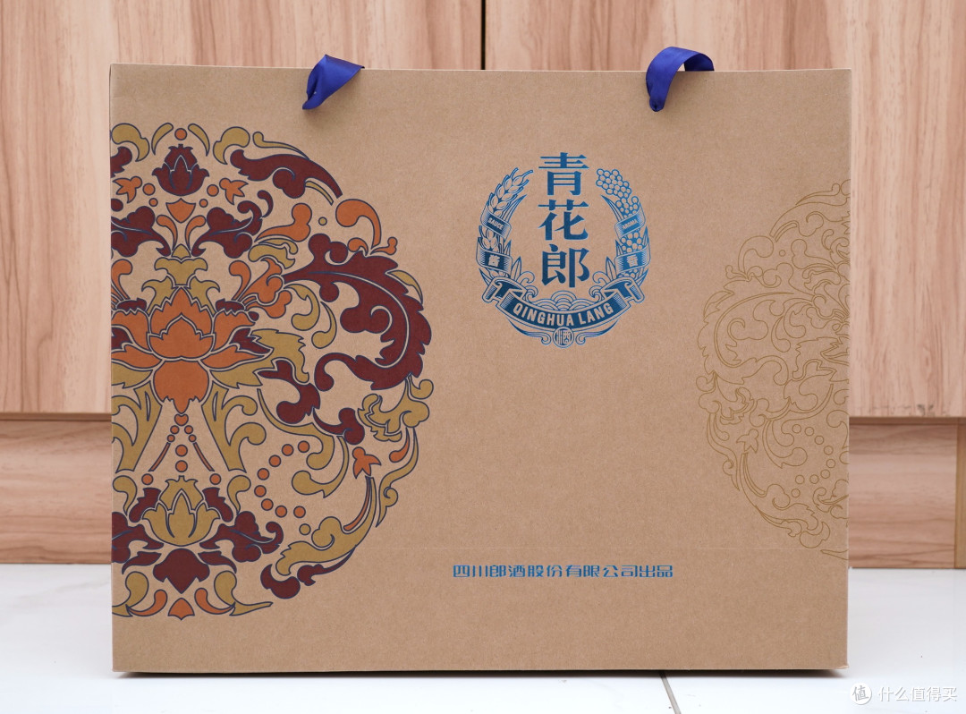 双节+老同志退休,拿出2021年的青花郎礼盒装庆祝,还行不?!