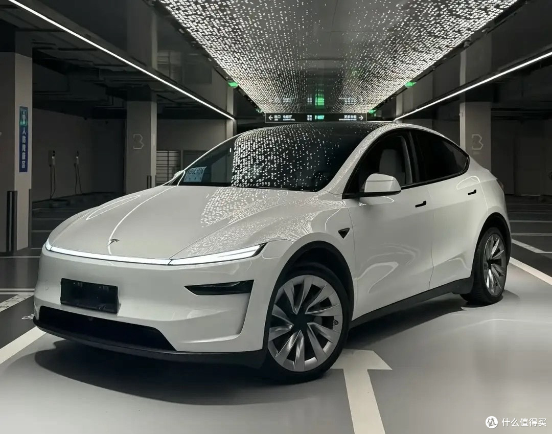 特斯拉部分Model Y迎来召回!倒车影像或突然黑屏,车主赶紧自查