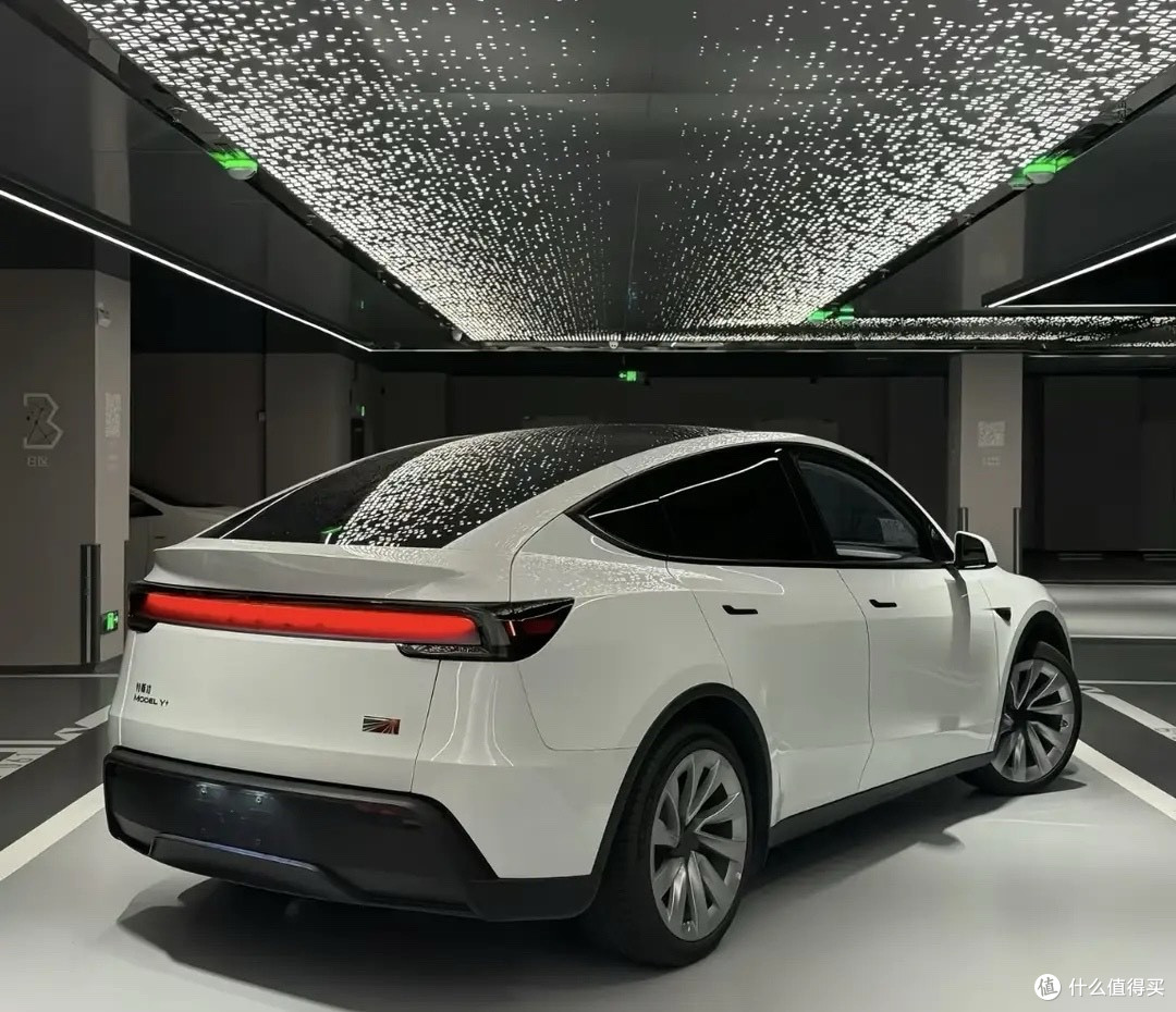 特斯拉部分Model Y迎来召回!倒车影像或突然黑屏,车主赶紧自查