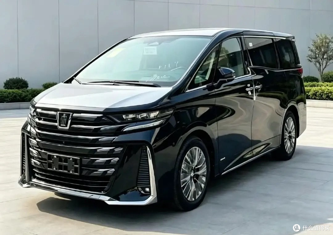 售价接近90万!26款皇冠威尔法迎来改款,传统豪华MPV还吃香吗?