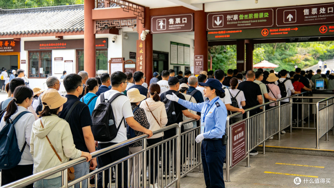 国庆第4天景区全线爆满：九寨沟峨眉山售罄，小城反向游也挤爆了！你今天排了多久？