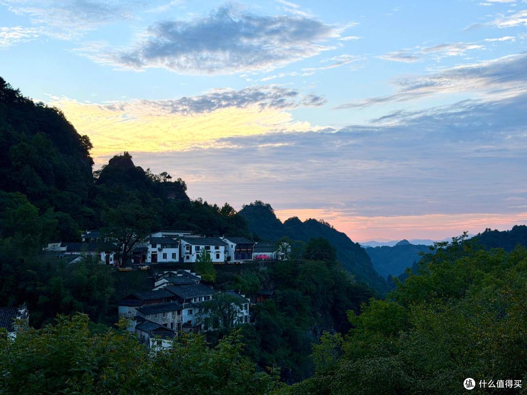 徐霞客二刷的齐云山，到底有什么魅力？这份齐云山游览攻略请收好