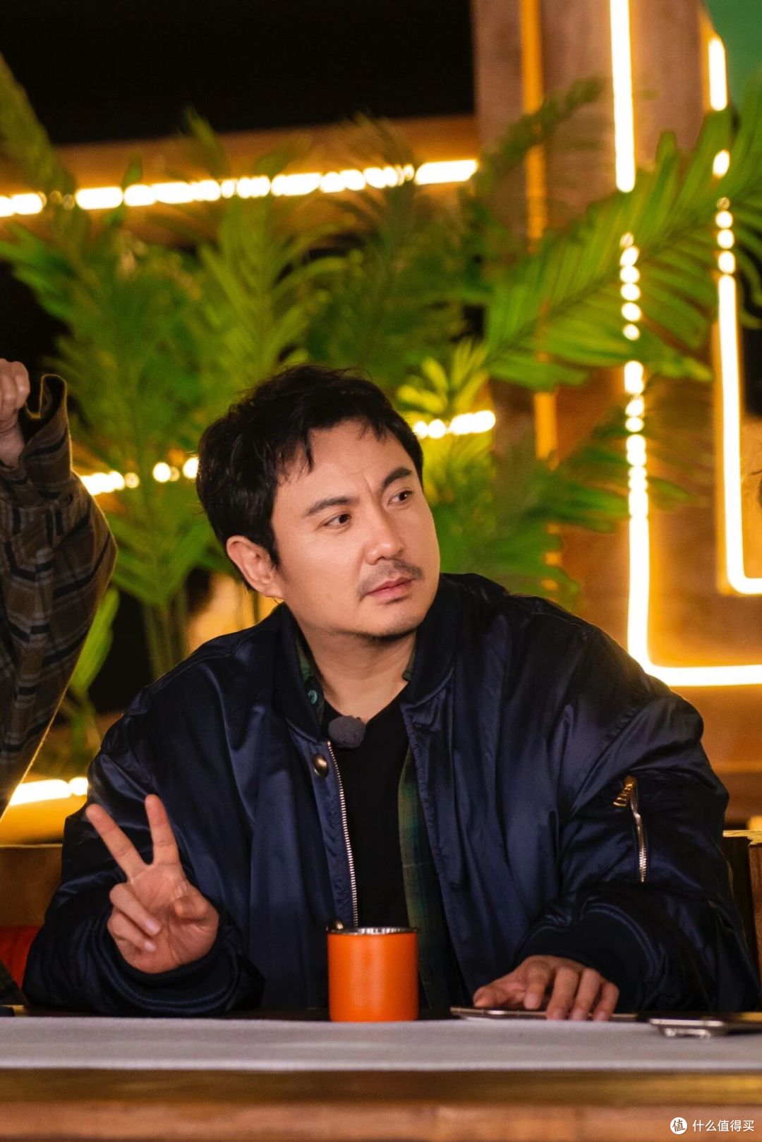 沈腾说自己半年没工作,李小冉问"你们还有戏拍"?