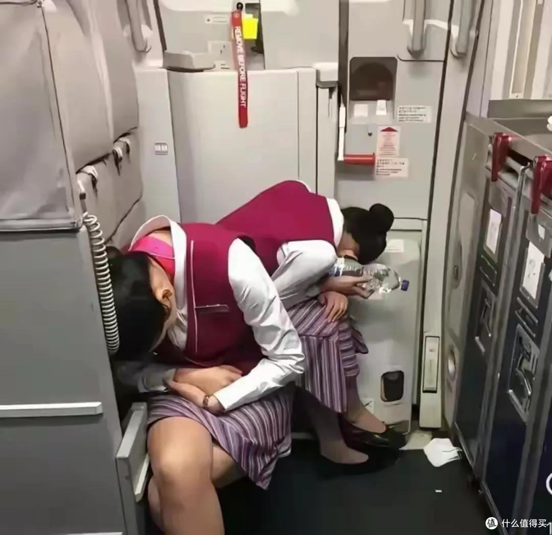 下跪事件彻底闹大!