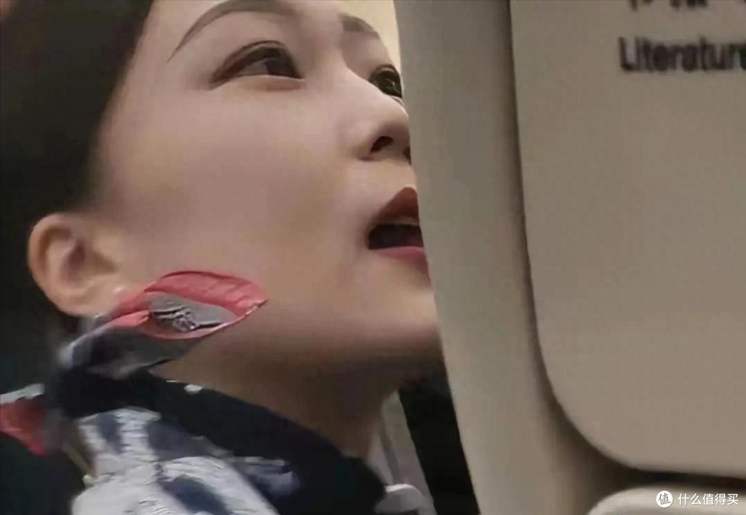 下跪事件彻底闹大!