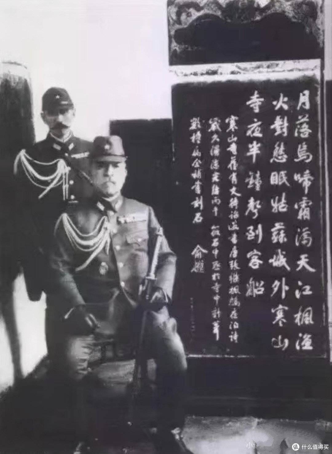 雨天感受寒山寺的安静。细雨无声浸润古寺,飞檐垂落串串雨珠。