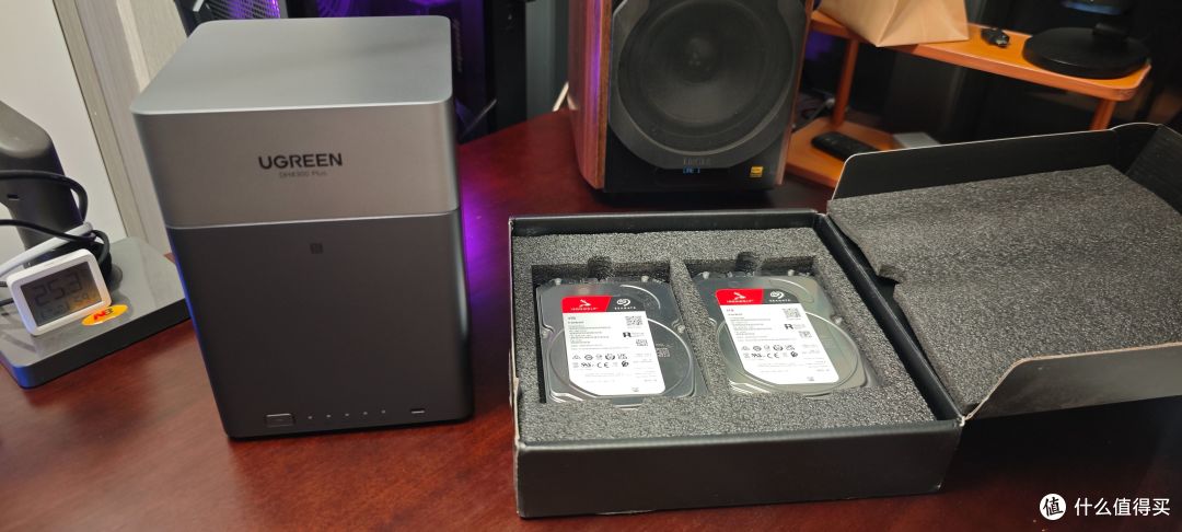 电脑3T+手机512G储存全满了,我上了台NAS绿联DH4300 Plus