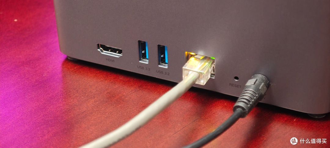 电脑3T+手机512G储存全满了,我上了台NAS绿联DH4300 Plus