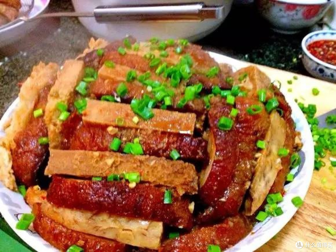 荔浦芋扣肉：桂菜经典，肉芋交融的人间至味