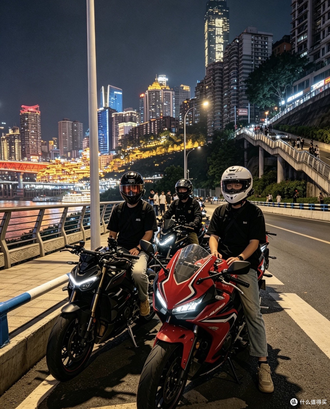 重庆摩托"落地签"被整治：脱把、炸街、蛇形穿行，这钱赚得不要命