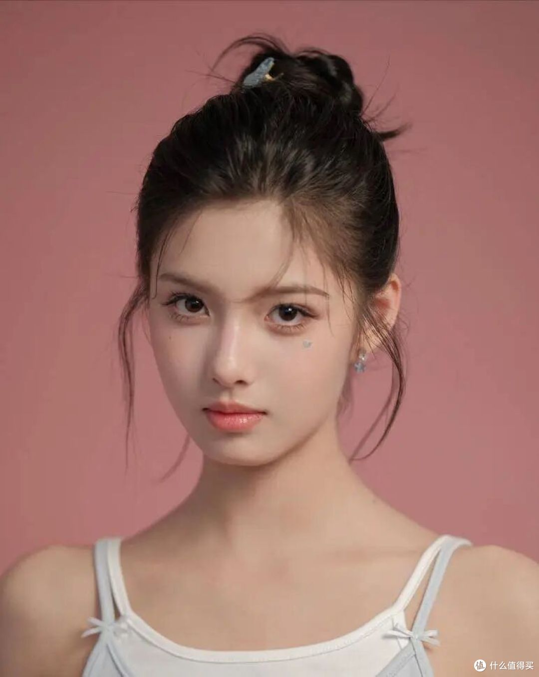 两万人海选,周星驰挑了一张白纸:林允之后19岁的她成“星女郎”