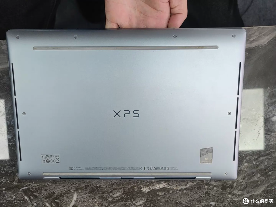 戴尔12 代 i7 XPS 13卖1900元,认不出硬盘,这价敢接吗