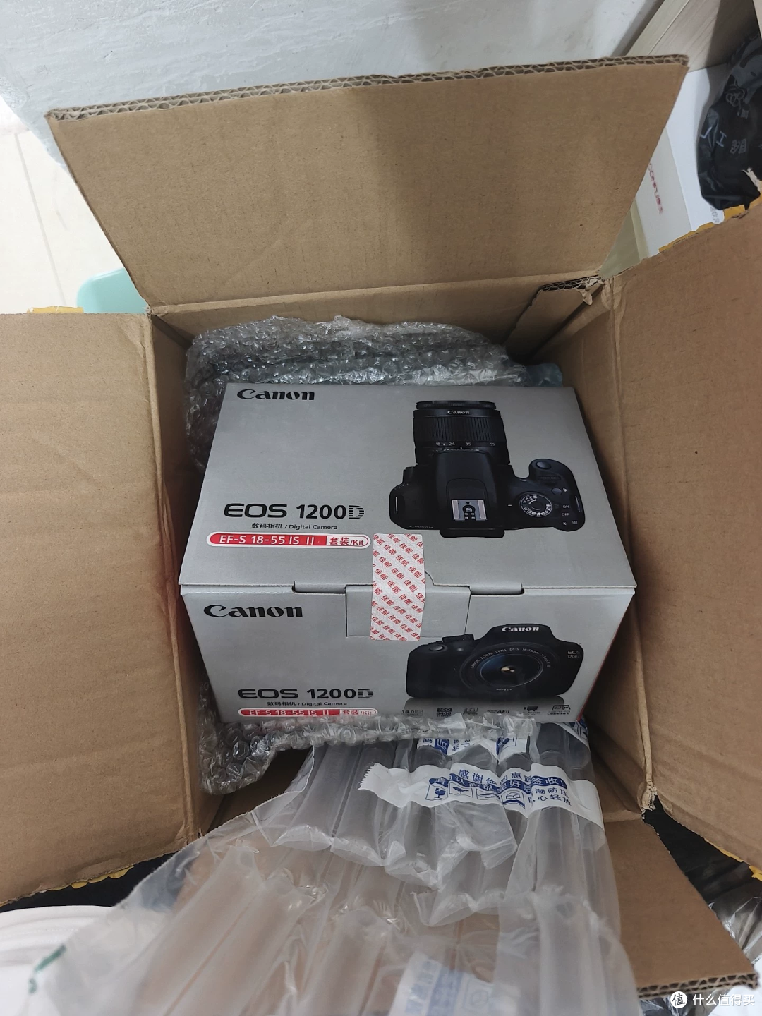 1395元的佳能1200D,带一支 18-55 套头,没开箱才是真麻烦