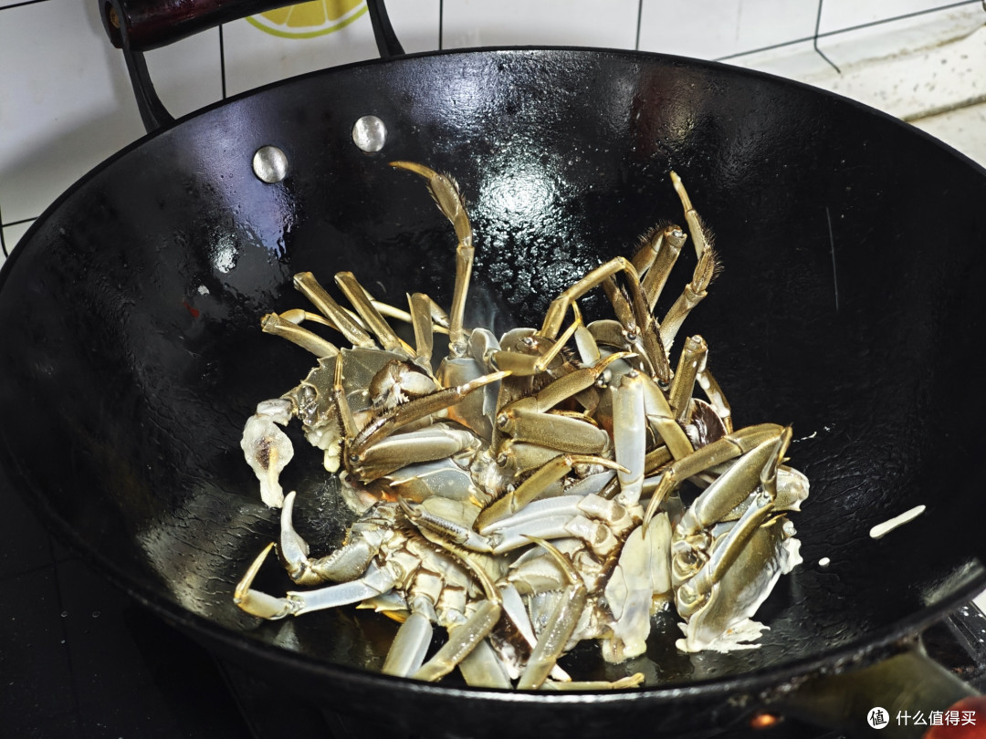 50元成本就能做出饭店将近200元的“毛蟹年糕”,很好吃,满足。