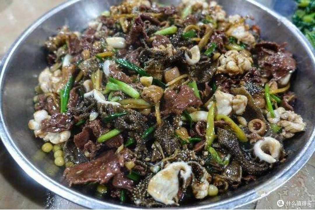 玉林炒牛杂：南流江畔的镬气盛宴